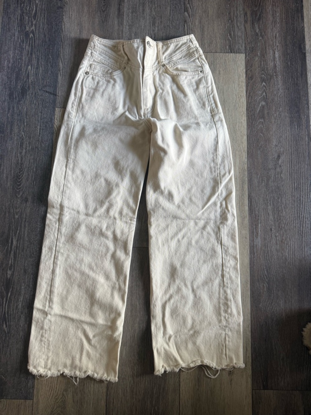 MANGO Raw Hem Wide Leg Cream crop Jeans